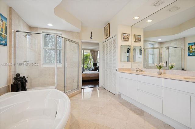 719 Crandon Blvd 310, Key Biscayne, FL 33149