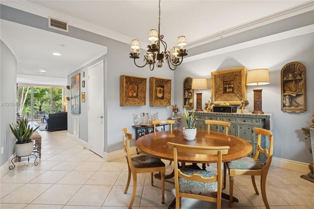 719 Crandon Blvd 310, Key Biscayne, FL 33149