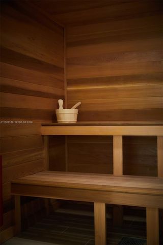 719 Crandon Blvd 310, Key Biscayne, FL 33149