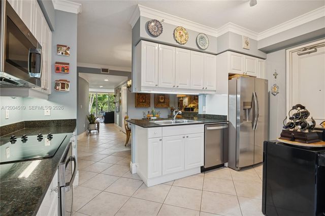 719 Crandon Blvd 310, Key Biscayne, FL 33149