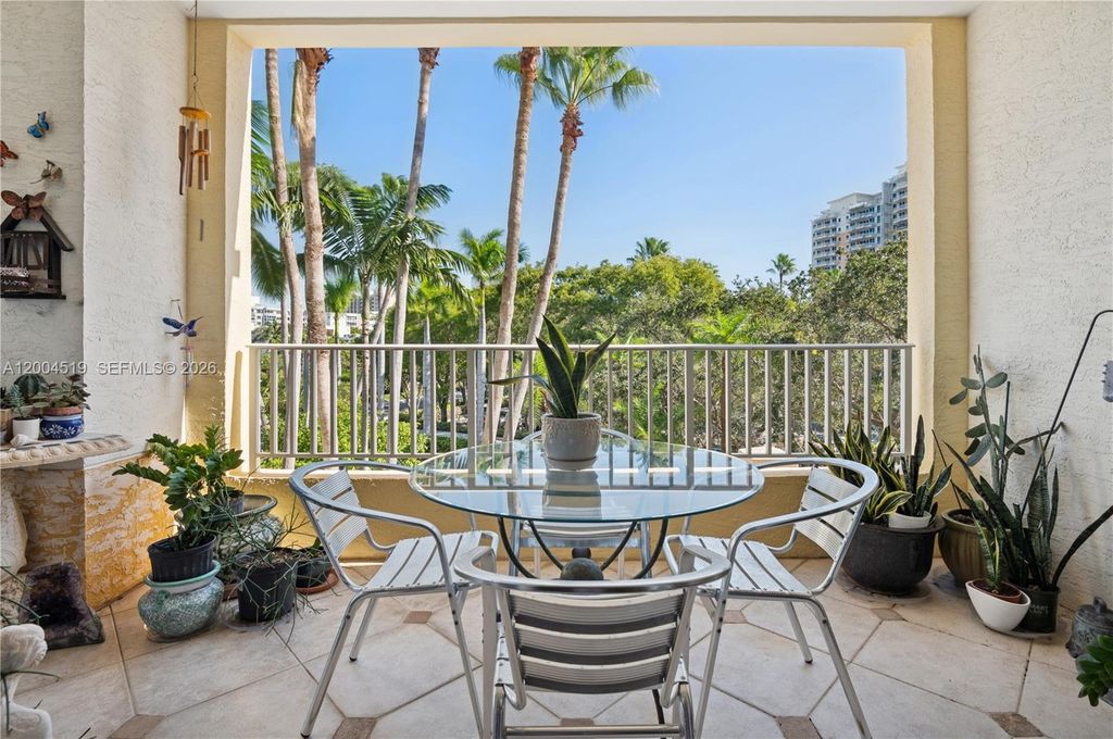 719 Crandon Blvd 310, Key Biscayne, FL 33149