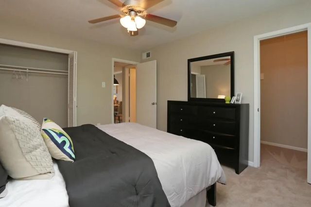 2338 West 18th Street 040, Houston, TX 77008