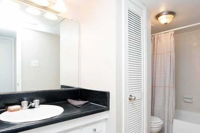 2338 West 18th Street 040, Houston, TX 77008