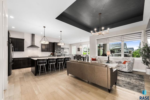 105 N Tumble Creek Cir Circle, Sioux Falls, SD 57110