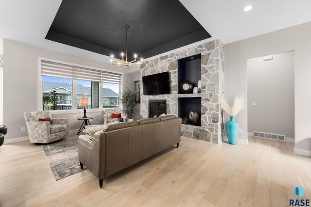 105 N Tumble Creek Cir Circle, Sioux Falls, SD 57110