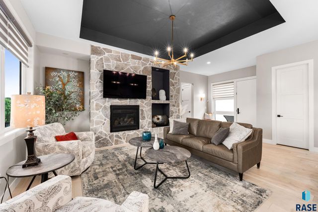 105 N Tumble Creek Cir Circle, Sioux Falls, SD 57110