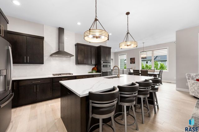 105 N Tumble Creek Cir Circle, Sioux Falls, SD 57110