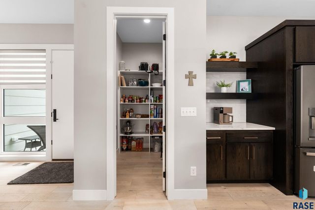 105 N Tumble Creek Cir Circle, Sioux Falls, SD 57110