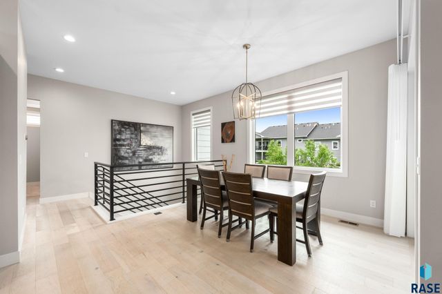 105 N Tumble Creek Cir Circle, Sioux Falls, SD 57110
