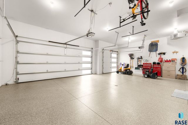 105 N Tumble Creek Cir Circle, Sioux Falls, SD 57110