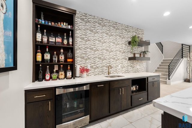 105 N Tumble Creek Cir Circle, Sioux Falls, SD 57110