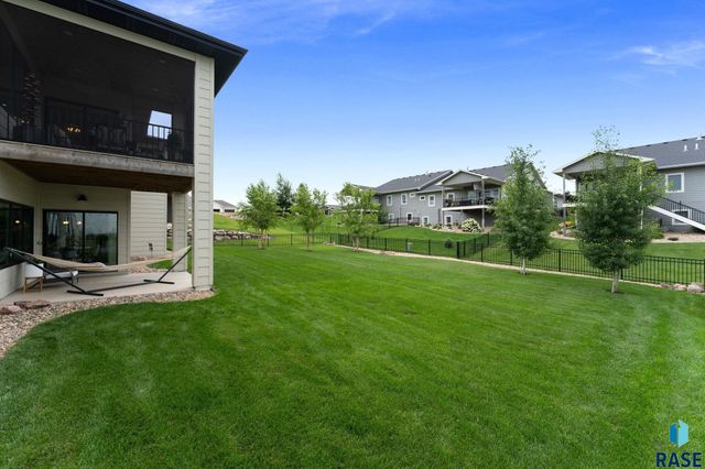 105 N Tumble Creek Cir Circle, Sioux Falls, SD 57110