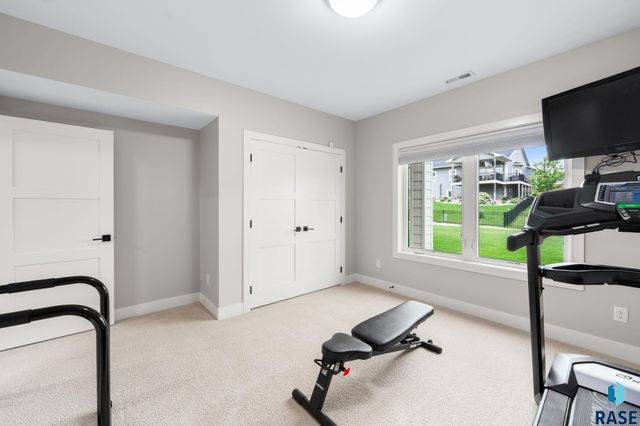 105 N Tumble Creek Cir Circle, Sioux Falls, SD 57110