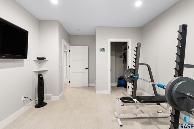 105 N Tumble Creek Cir Circle, Sioux Falls, SD 57110