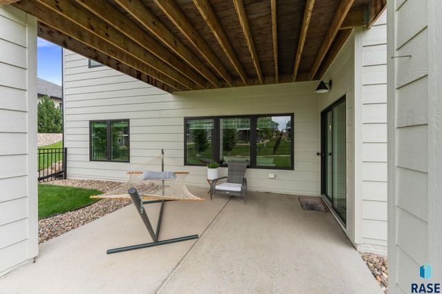 105 N Tumble Creek Cir Circle, Sioux Falls, SD 57110