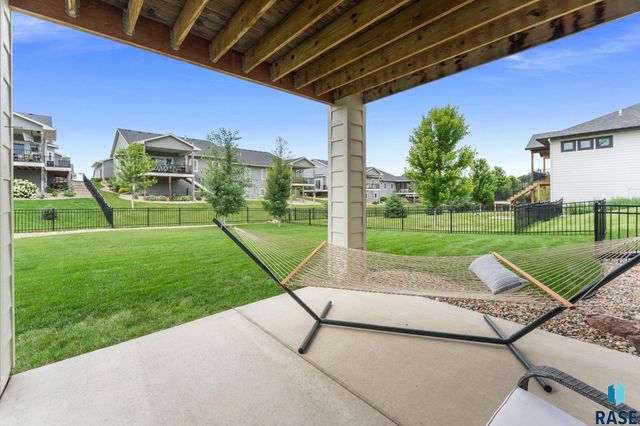 105 N Tumble Creek Cir Circle, Sioux Falls, SD 57110