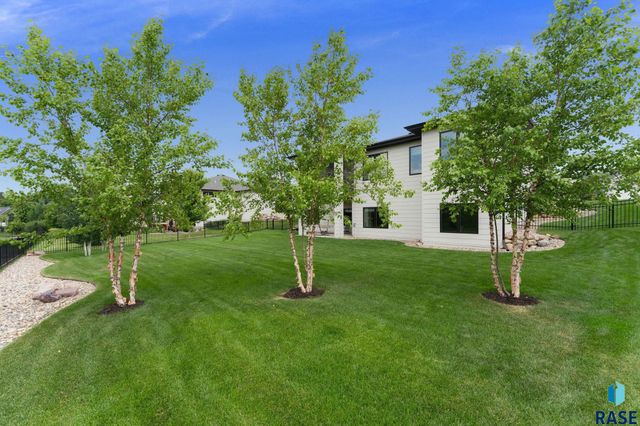 105 N Tumble Creek Cir Circle, Sioux Falls, SD 57110