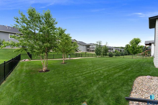 105 N Tumble Creek Cir Circle, Sioux Falls, SD 57110