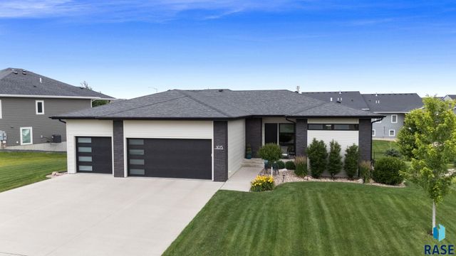 105 N Tumble Creek Cir Circle, Sioux Falls, SD 57110