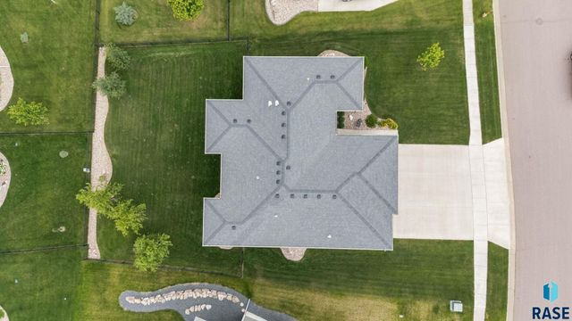 105 N Tumble Creek Cir Circle, Sioux Falls, SD 57110