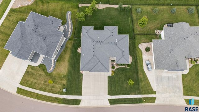 105 N Tumble Creek Cir Circle, Sioux Falls, SD 57110
