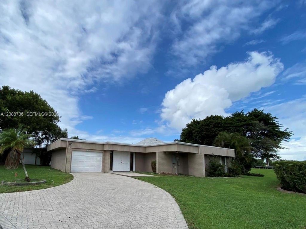 6105 Royal Poinciana Lane, Tamarac, FL 33319