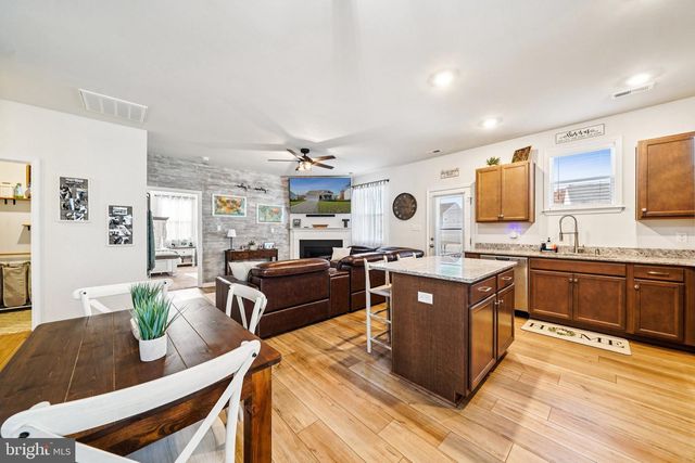 243 BELLEVUE CIR, Aylett, VA 23009