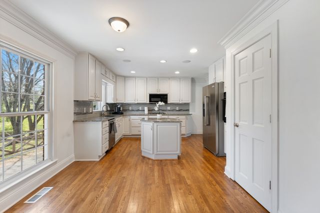 8012 Knoll Ct, Brentwood, TN 37027