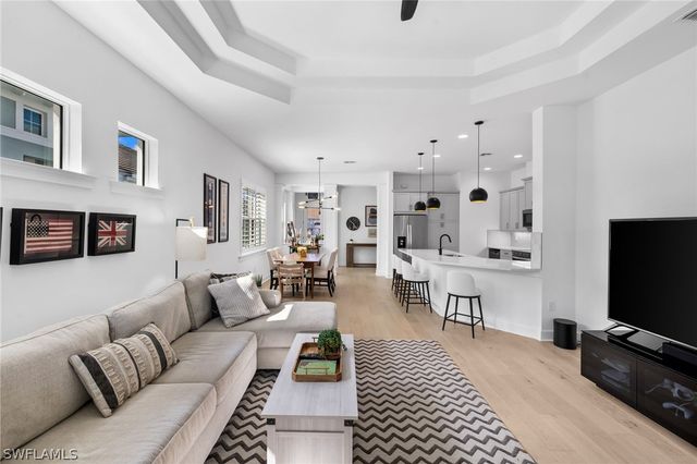 6291 Arriba AVE, Naples, FL 34113