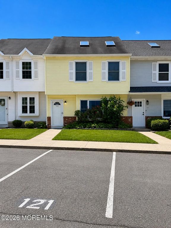 121 Joan Court 121, Jackson, NJ 08527