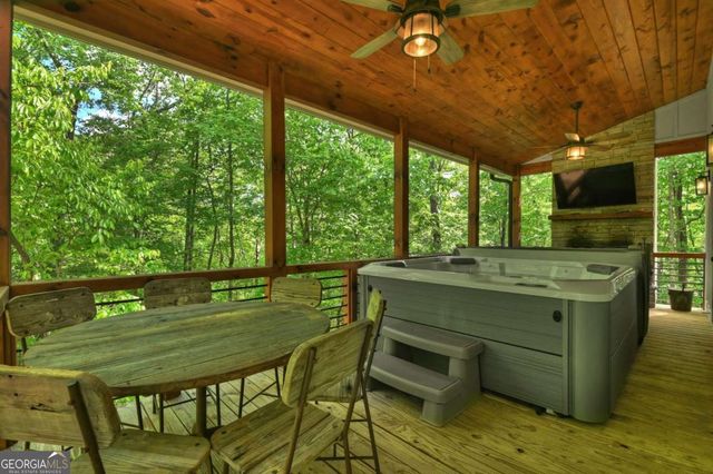 285 Pine Terrace Circle 101, Blue Ridge, GA 30513