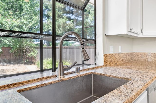 9306 Candalero Ct, Elk Grove, CA 95758