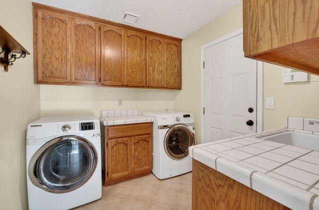 9306 Candalero Ct, Elk Grove, CA 95758
