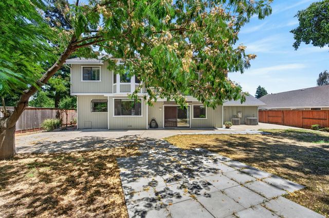 9306 Candalero Ct, Elk Grove, CA 95758