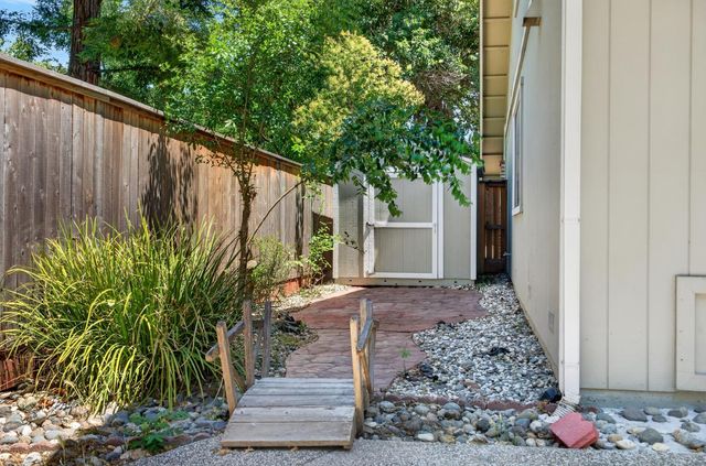 9306 Candalero Ct, Elk Grove, CA 95758