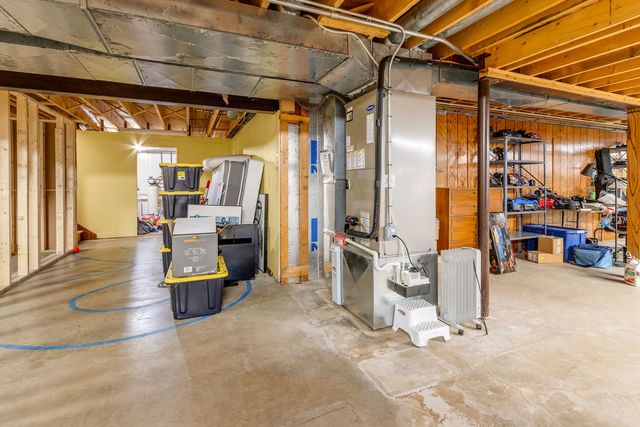 11N025 Burlington Road, Hampshire, IL 60140