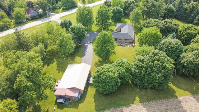 11N025 Burlington Road, Hampshire, IL 60140