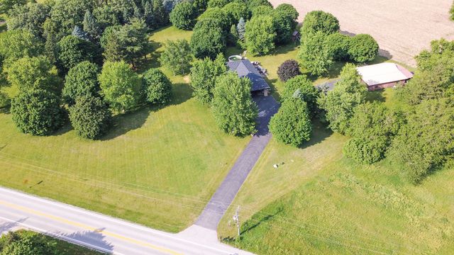 11N025 Burlington Road, Hampshire, IL 60140