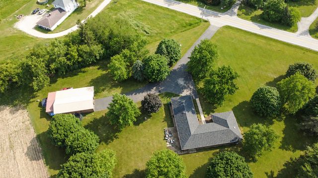 11N025 Burlington Road, Hampshire, IL 60140