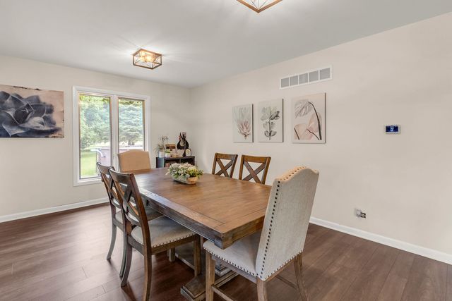 11N025 Burlington Road, Hampshire, IL 60140