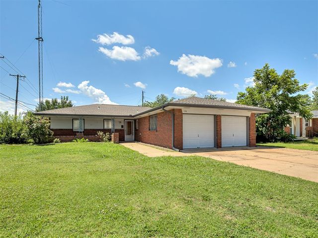 136 Elwood Drive, Edmond, OK 73013