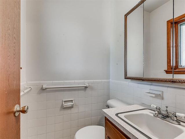 136 Elwood Drive, Edmond, OK 73013