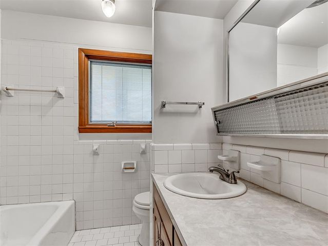 136 Elwood Drive, Edmond, OK 73013