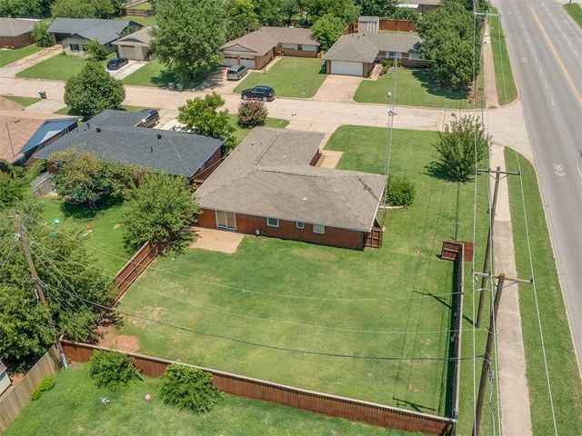 136 Elwood Drive, Edmond, OK 73013