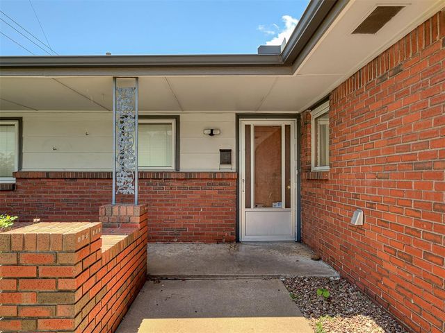 136 Elwood Drive, Edmond, OK 73013