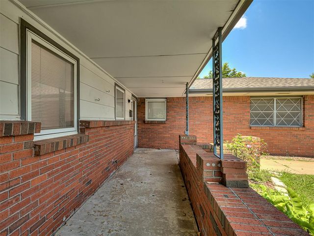 136 Elwood Drive, Edmond, OK 73013