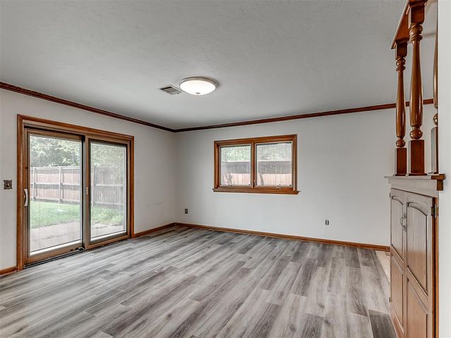 136 Elwood Drive, Edmond, OK 73013