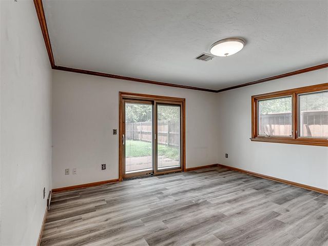 136 Elwood Drive, Edmond, OK 73013