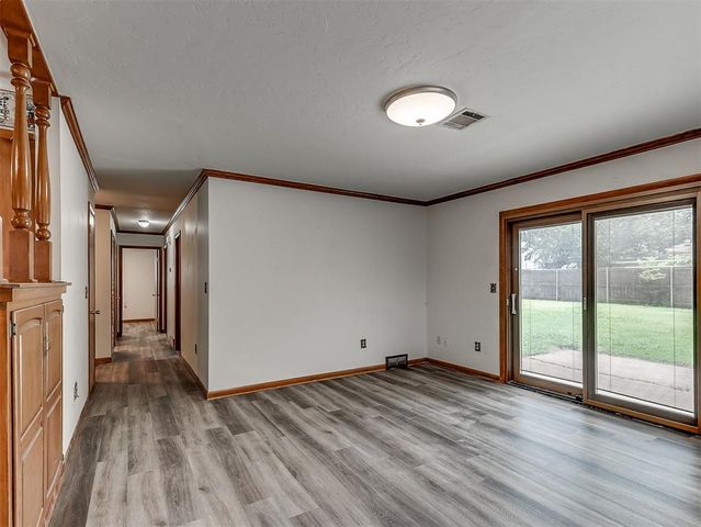 136 Elwood Drive, Edmond, OK 73013