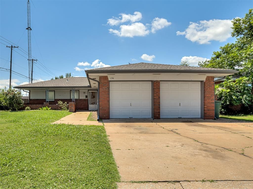 136 Elwood Drive, Edmond, OK 73013